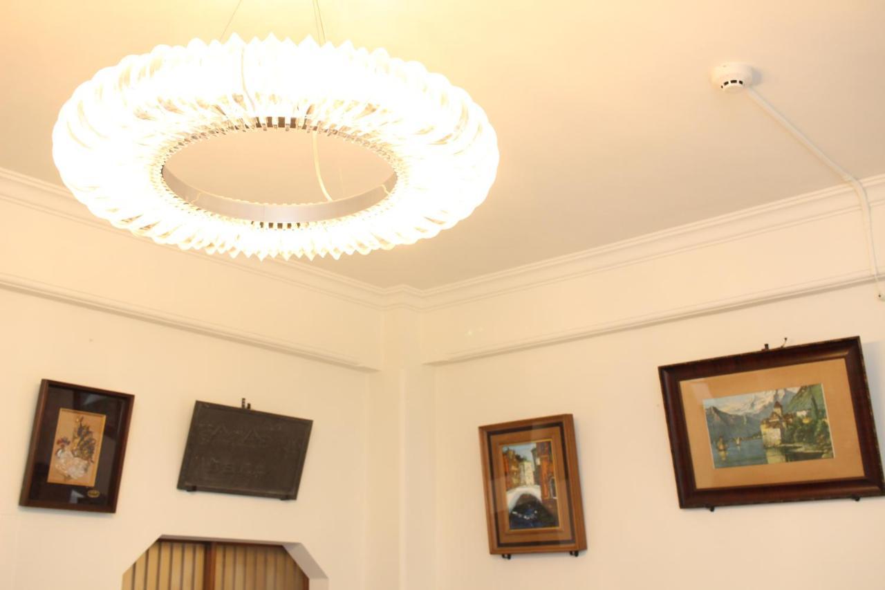 Kura Hostal *